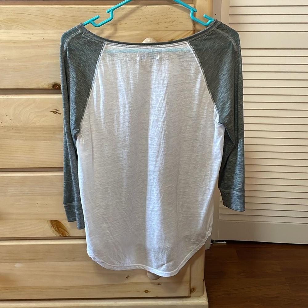 American Eagle Women’s 3/4 Length Sleeve Baseball Tee - Picture 3 of 5